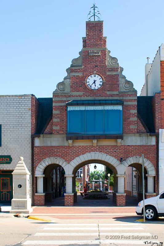 20080714_184047 D300 P 2800x4200.jpg - Clock Tower, Pella